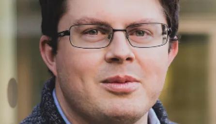 Dr Zachary Ardern