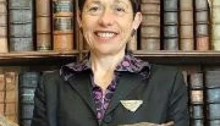 Dr Patricia Fara