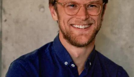Dr Jonnie Penn