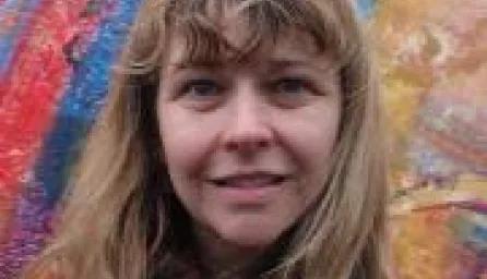 Dr Polly Paulusma
