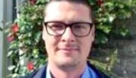 Dr Scott Annett