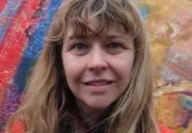 Dr Polly Paulusma
