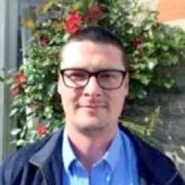 Dr Scott Annett