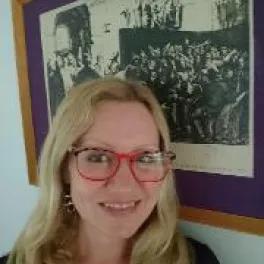 Dr Amna Whiston