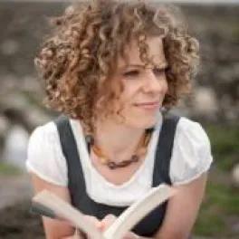 Dr Helen Scales