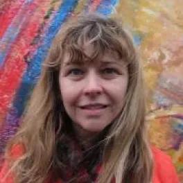 Dr Polly Paulusma